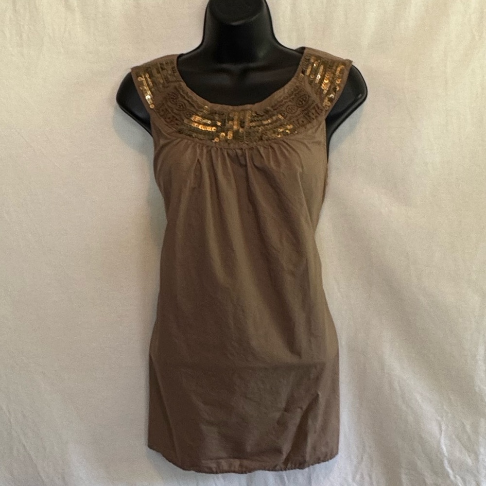 F-8‎ Madison Tan Sequin & Lace Detail Sleeveless Pullover Summer Blouse Size M